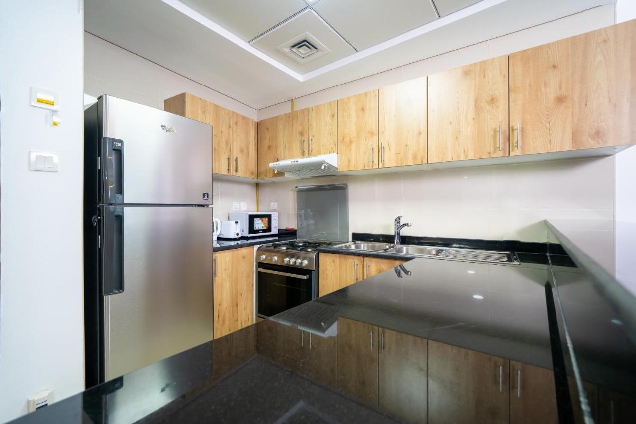 Luton - Marina, Continental Tower Apartment