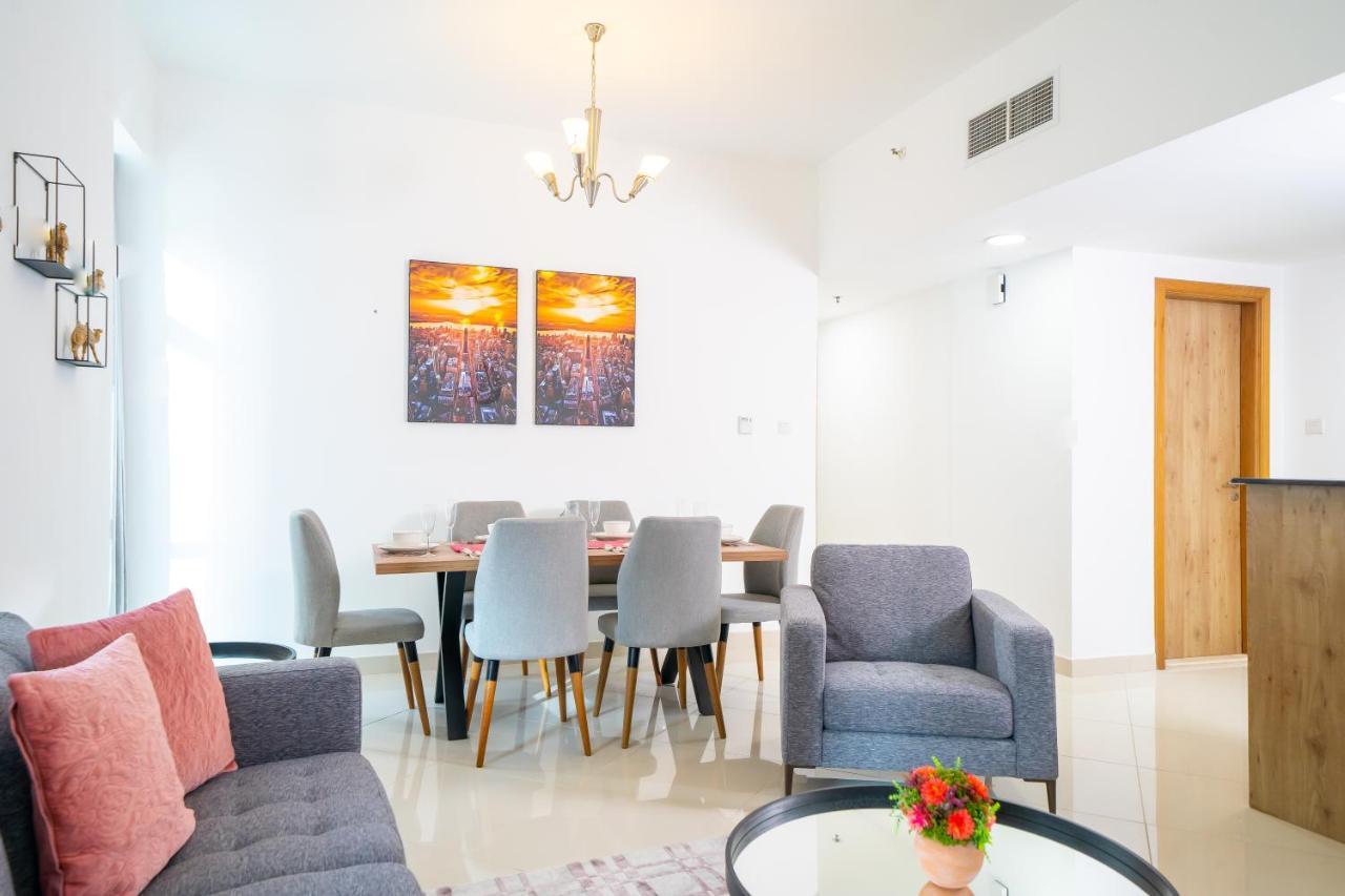 Luton - Marina, Continental Tower Apartment *
